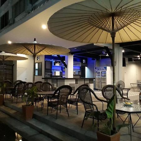 Hotel Happy Bou Jomtien à Pattaya Extérieur photo
