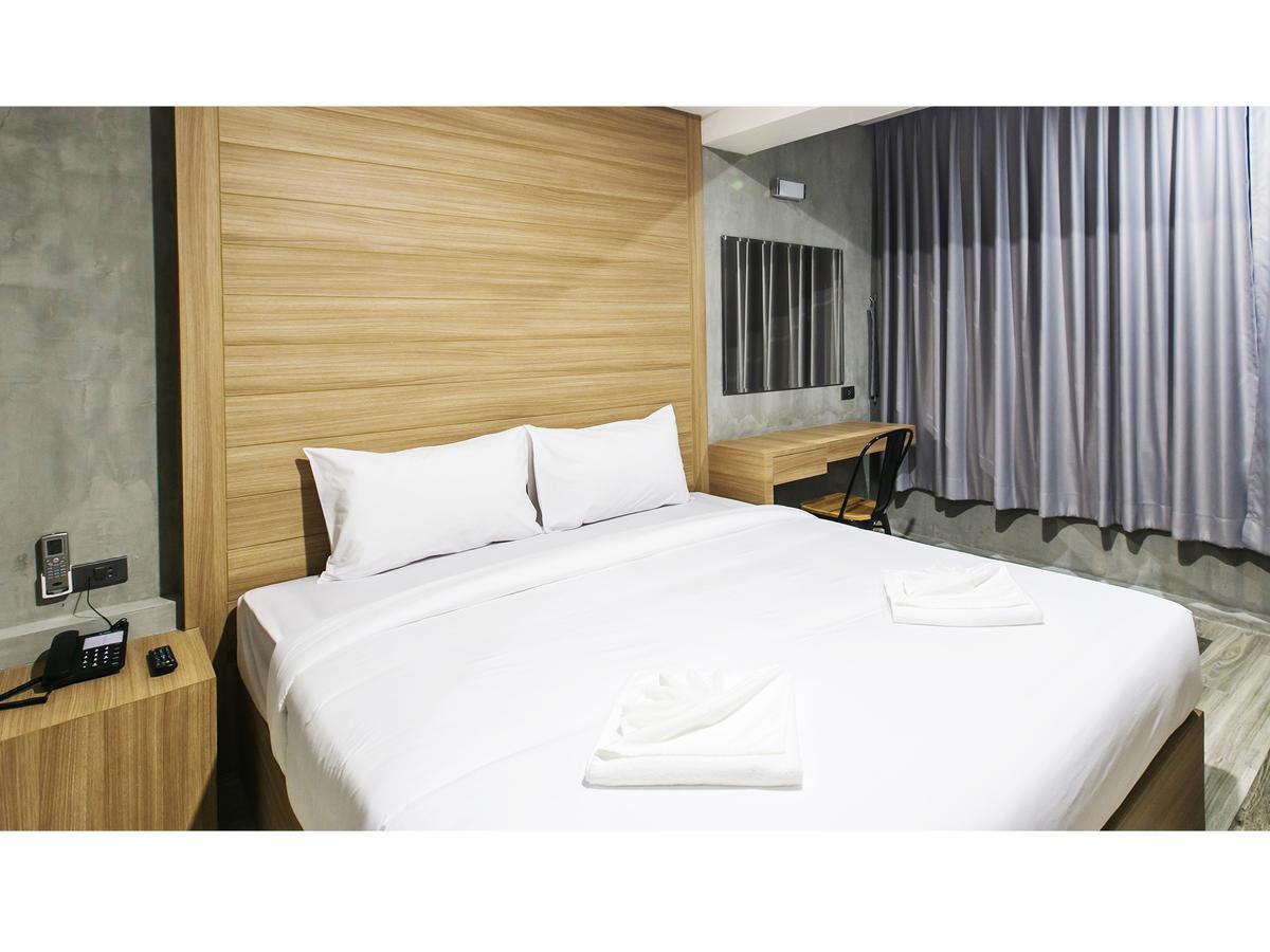 Hotel Happy Bou Jomtien à Pattaya Extérieur photo
